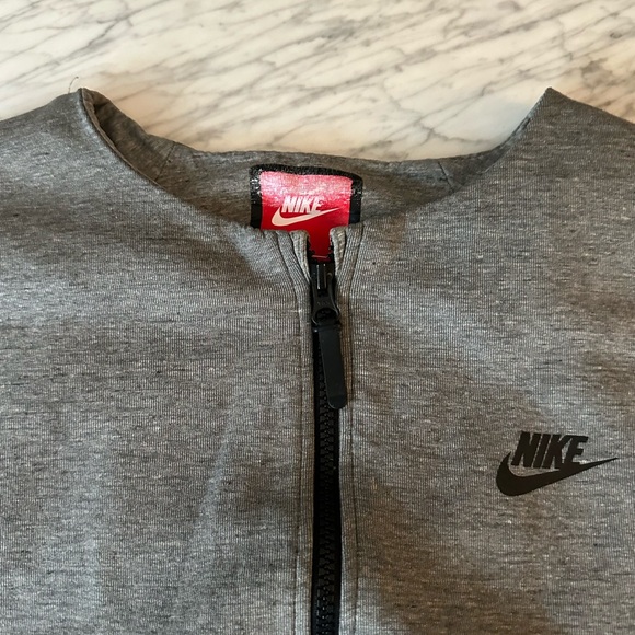 Nike zip up Crewneck - Picture 2 of 13